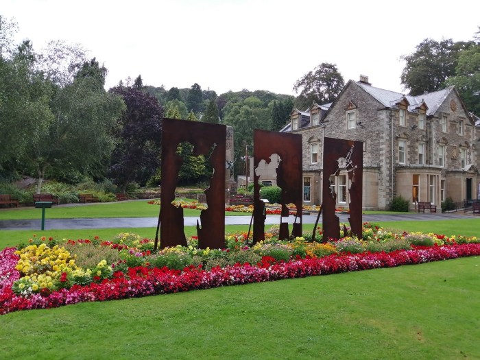 Floral display outdoor metal war exhibition
